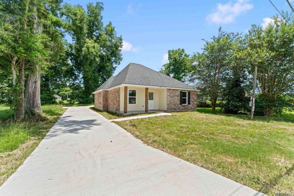 1675 Besson Ln, Sunshine, LA 70780