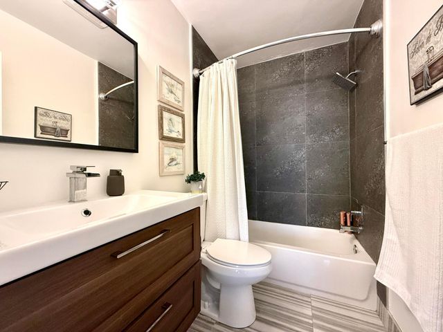 298 SW 6th Street 2050, Boca Raton, FL 33432