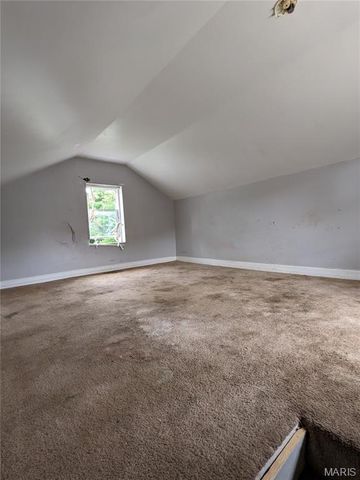 7719 Minnesota Avenue, St Louis, MO 63111