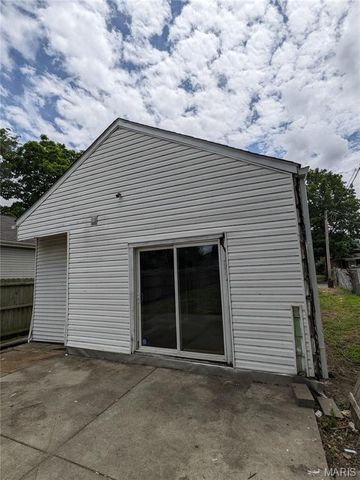 7719 Minnesota Avenue, St Louis, MO 63111