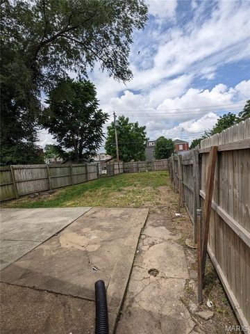 7719 Minnesota Avenue, St Louis, MO 63111
