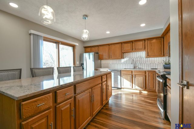 1543 Hilltop Road, Lincoln, NE 68521