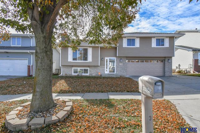 1543 Hilltop Road, Lincoln, NE 68521