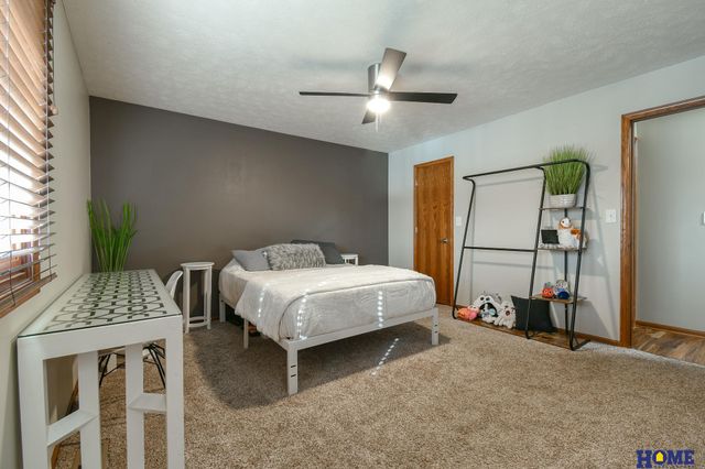 1543 Hilltop Road, Lincoln, NE 68521