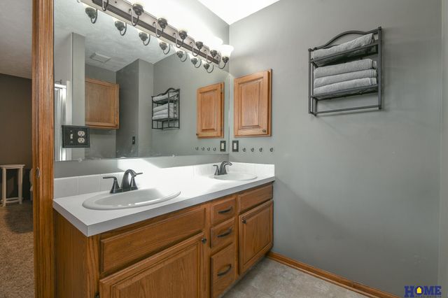 1543 Hilltop Road, Lincoln, NE 68521