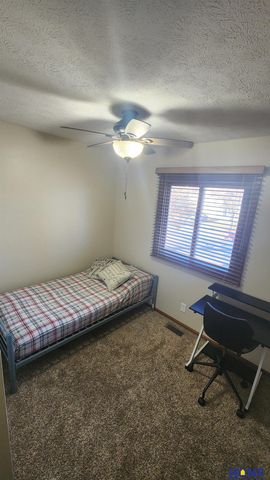 1543 Hilltop Road, Lincoln, NE 68521