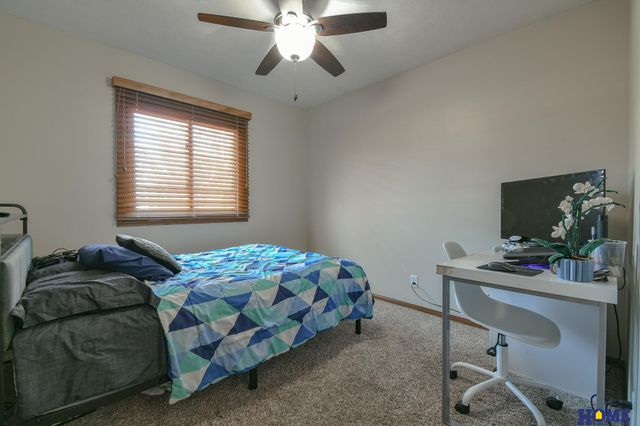 1543 Hilltop Road, Lincoln, NE 68521