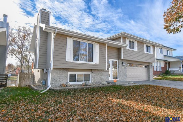 1543 Hilltop Road, Lincoln, NE 68521