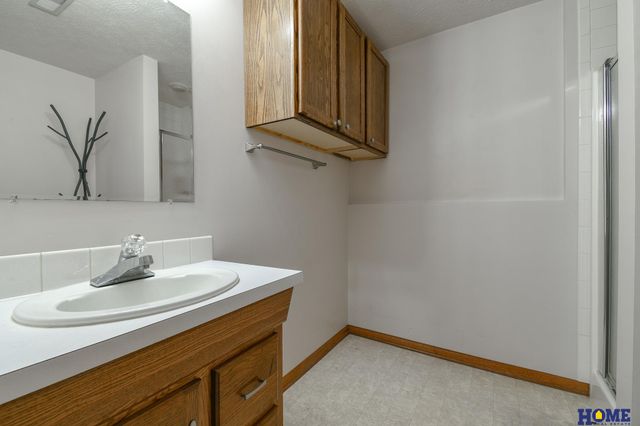 1543 Hilltop Road, Lincoln, NE 68521