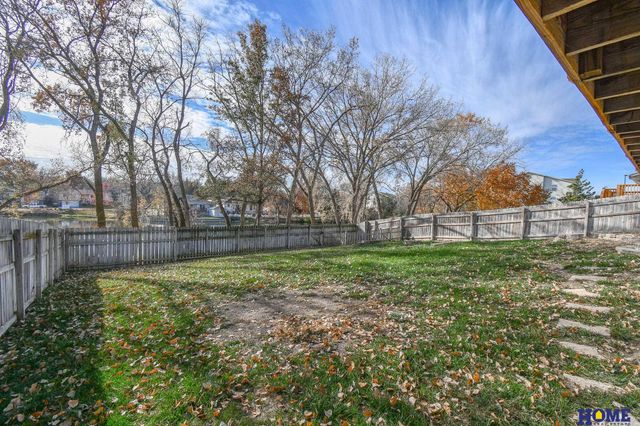 1543 Hilltop Road, Lincoln, NE 68521