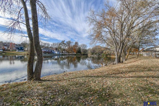 1543 Hilltop Road, Lincoln, NE 68521