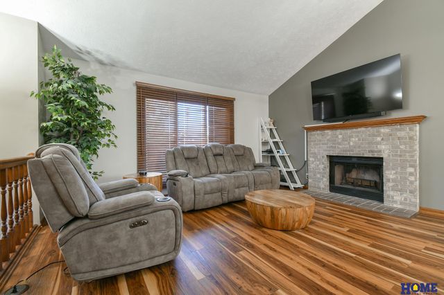 1543 Hilltop Road, Lincoln, NE 68521