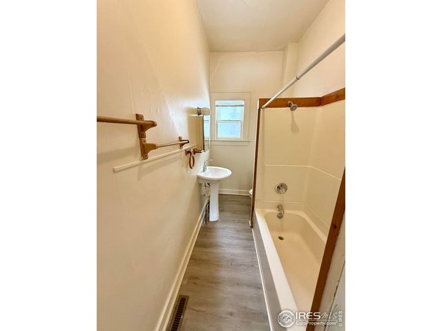 1206 N Cleveland Ave, Loveland, CO 80537