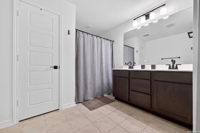218 W FLOWING RIVER DR, Boerne, TX 78006
