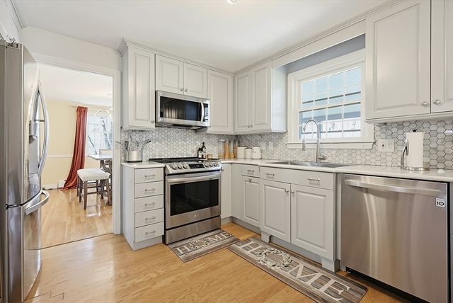 6 Duggan Dr, Framingham, MA 01702