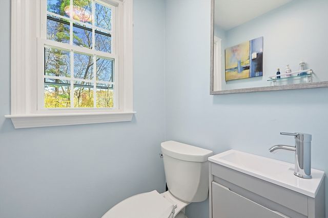 6 Duggan Dr, Framingham, MA 01702