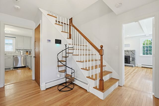 6 Duggan Dr, Framingham, MA 01702