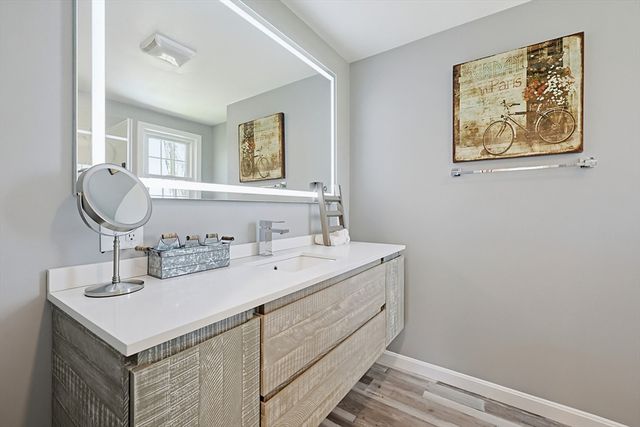 6 Duggan Dr, Framingham, MA 01702