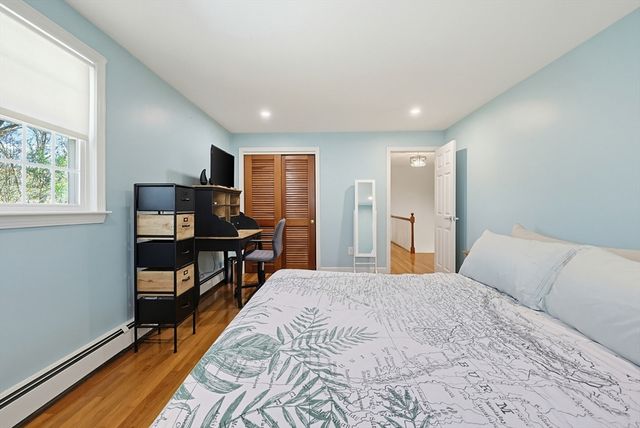 6 Duggan Dr, Framingham, MA 01702