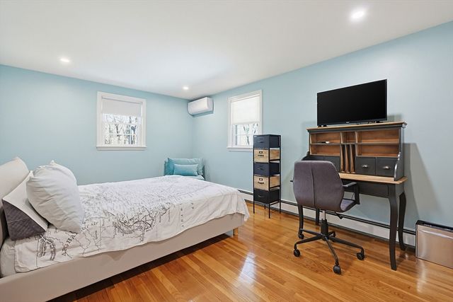 6 Duggan Dr, Framingham, MA 01702