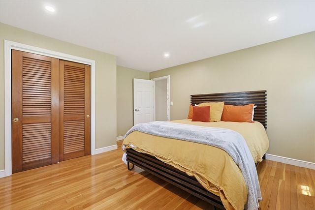 6 Duggan Dr, Framingham, MA 01702