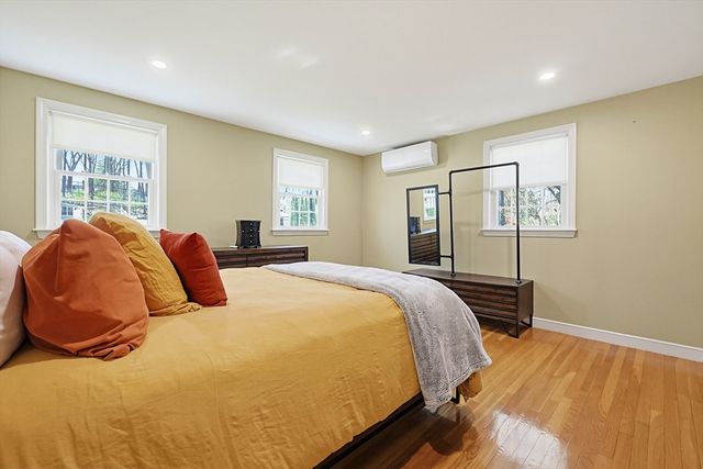 6 Duggan Dr, Framingham, MA 01702