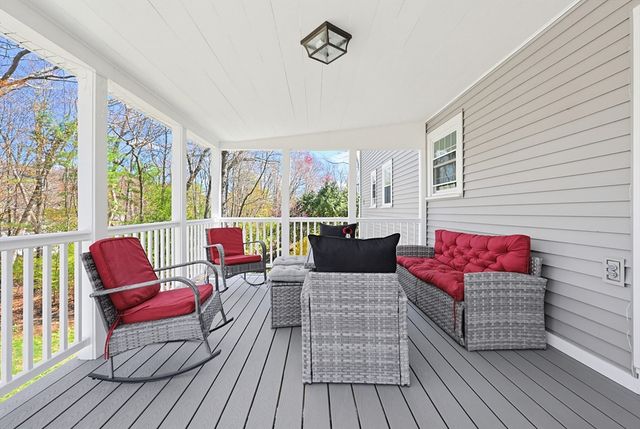 6 Duggan Dr, Framingham, MA 01702