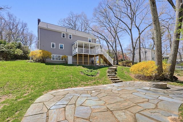 6 Duggan Dr, Framingham, MA 01702