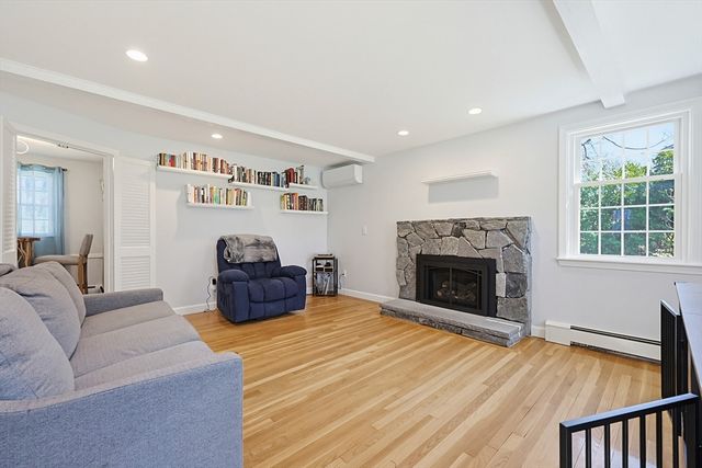 6 Duggan Dr, Framingham, MA 01702