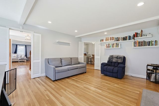 6 Duggan Dr, Framingham, MA 01702