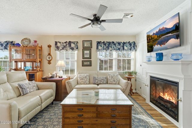 4 Snowbell Court, Barnegat, NJ 08005