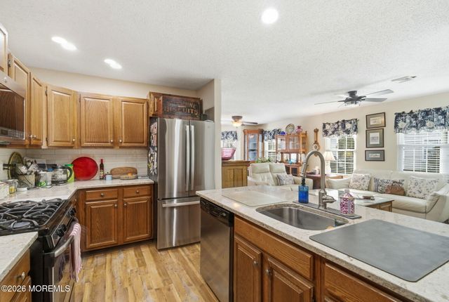 4 Snowbell Court, Barnegat, NJ 08005