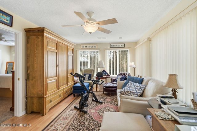 4 Snowbell Court, Barnegat, NJ 08005