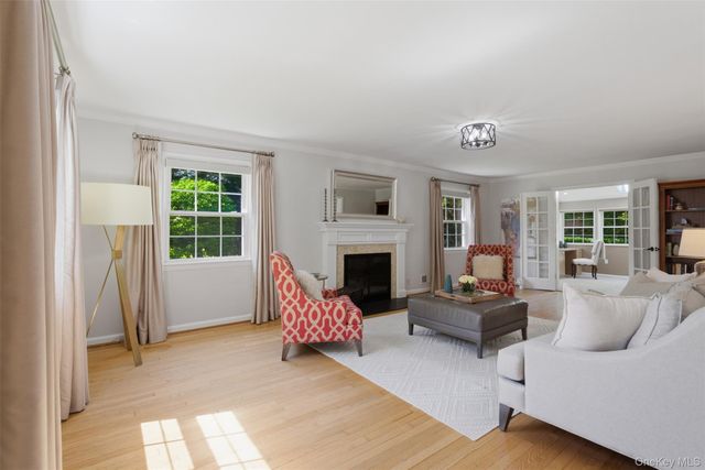 136 Devonshire Road, Larchmont, NY 10538
