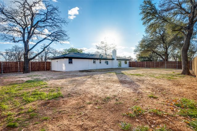 116 Cooper Drive, Hurst, TX 76053