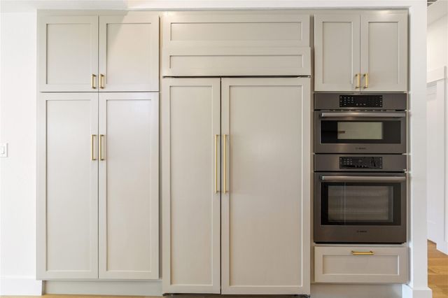 717 Meriden LN, Austin, TX 78703