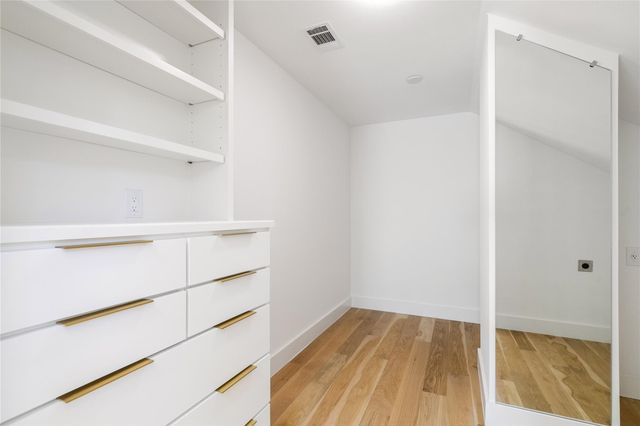 717 Meriden LN, Austin, TX 78703