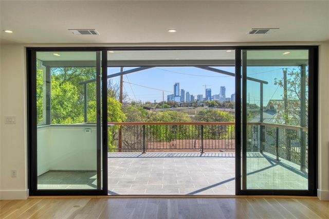 717 Meriden LN, Austin, TX 78703