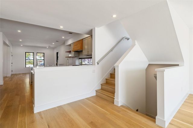 717 Meriden LN, Austin, TX 78703