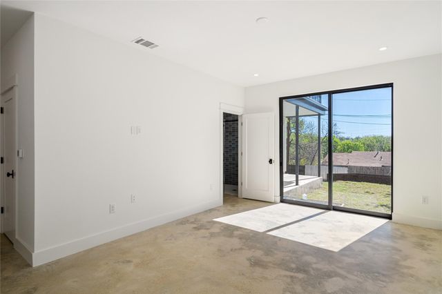 717 Meriden LN, Austin, TX 78703