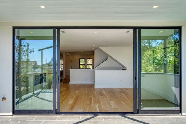 717 Meriden LN, Austin, TX 78703
