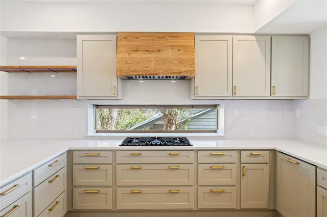 717 Meriden LN, Austin, TX 78703