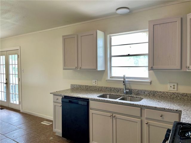 810 Gwen Street, Springdale, AR 72762