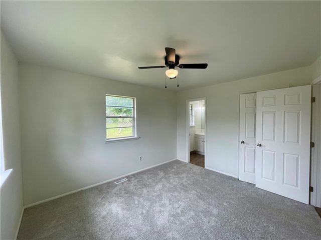 810 Gwen Street, Springdale, AR 72762
