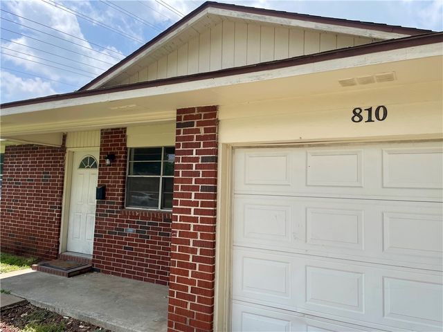 810 Gwen Street, Springdale, AR 72762