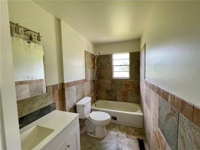 810 Gwen Street, Springdale, AR 72762