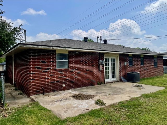 810 Gwen Street, Springdale, AR 72762