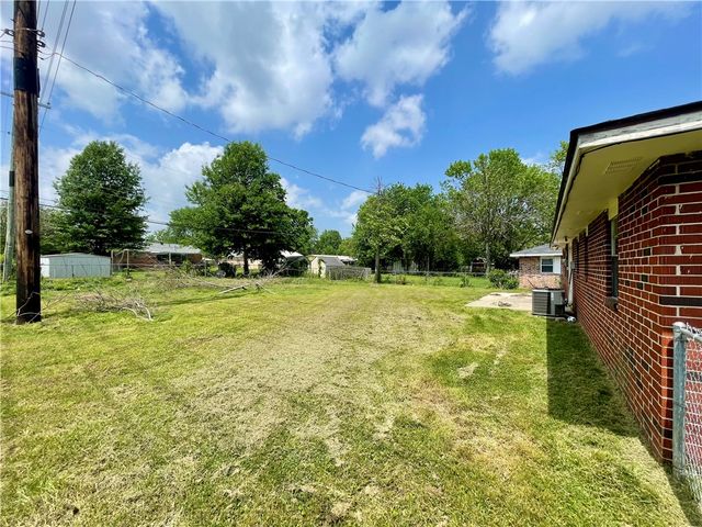 810 Gwen Street, Springdale, AR 72762