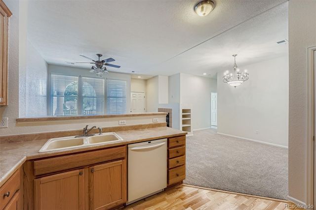 6725 S Versailles Way 103, Aurora, CO 80016