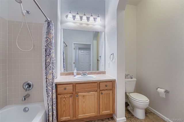 6725 S Versailles Way 103, Aurora, CO 80016